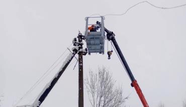 Обильный снегопад оставил без света более 100 населенных пунктов