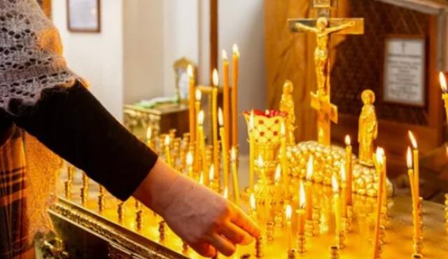 Верующие встречают первую Великопостную родительскую субботу